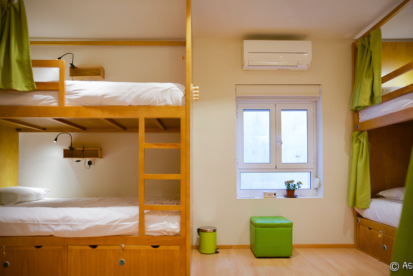 Dorm 8 beds indoor